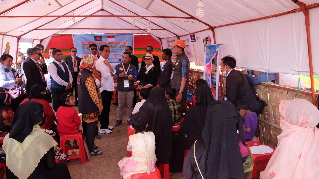 Jokowi Melawat ke Kamp Pengungsi Rohingya di Bangladesh